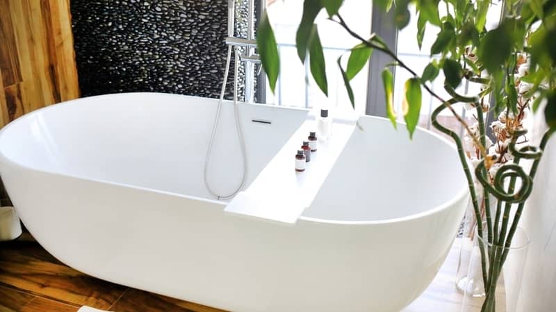 acrylic bathtub