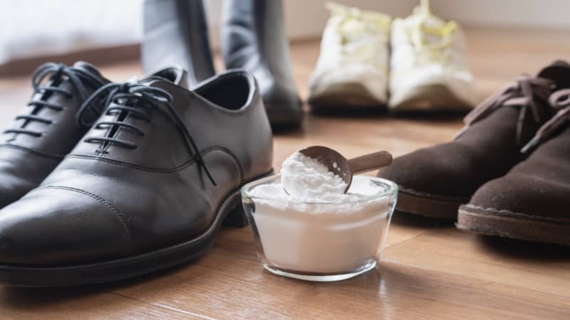 baking soda as natural deodorises for shoes