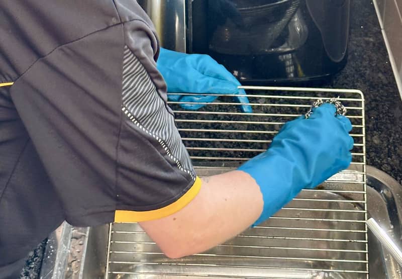 cleaning oven racks