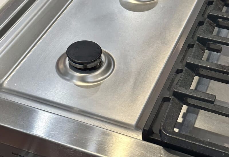 cleaning stainless steel stove top