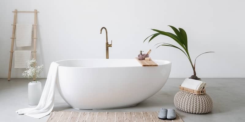 porcelain bathtub