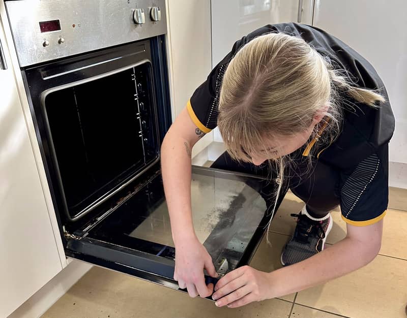 removing glass door for cleaning