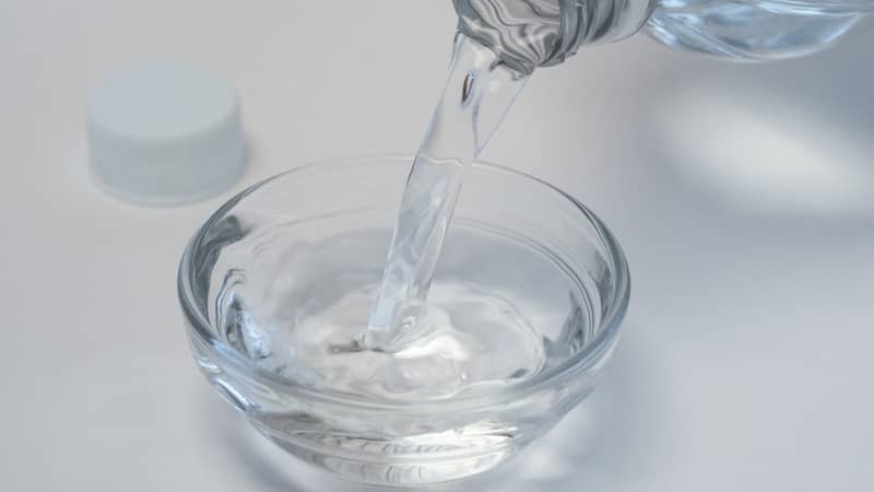 white vinegar mixed with water